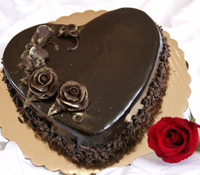 1 Kg heart chocolate cake with 1 red rose