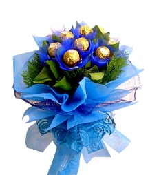 Bouquet of 16 Ferrero rochers in Blue wrapping